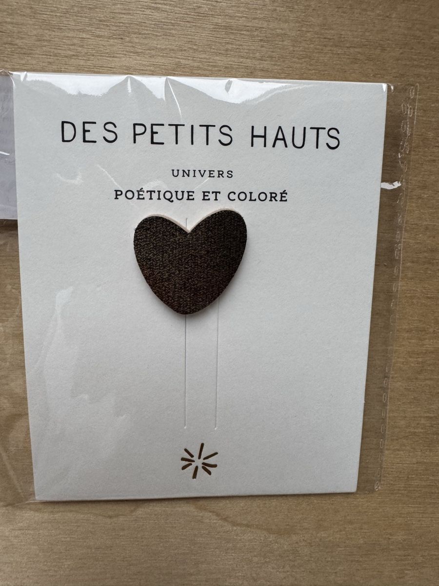 Broches & Aiguilles: Pin des petits hauts Herz – Neuf avec emballage d'origine à Basel par Glamourpourtoi