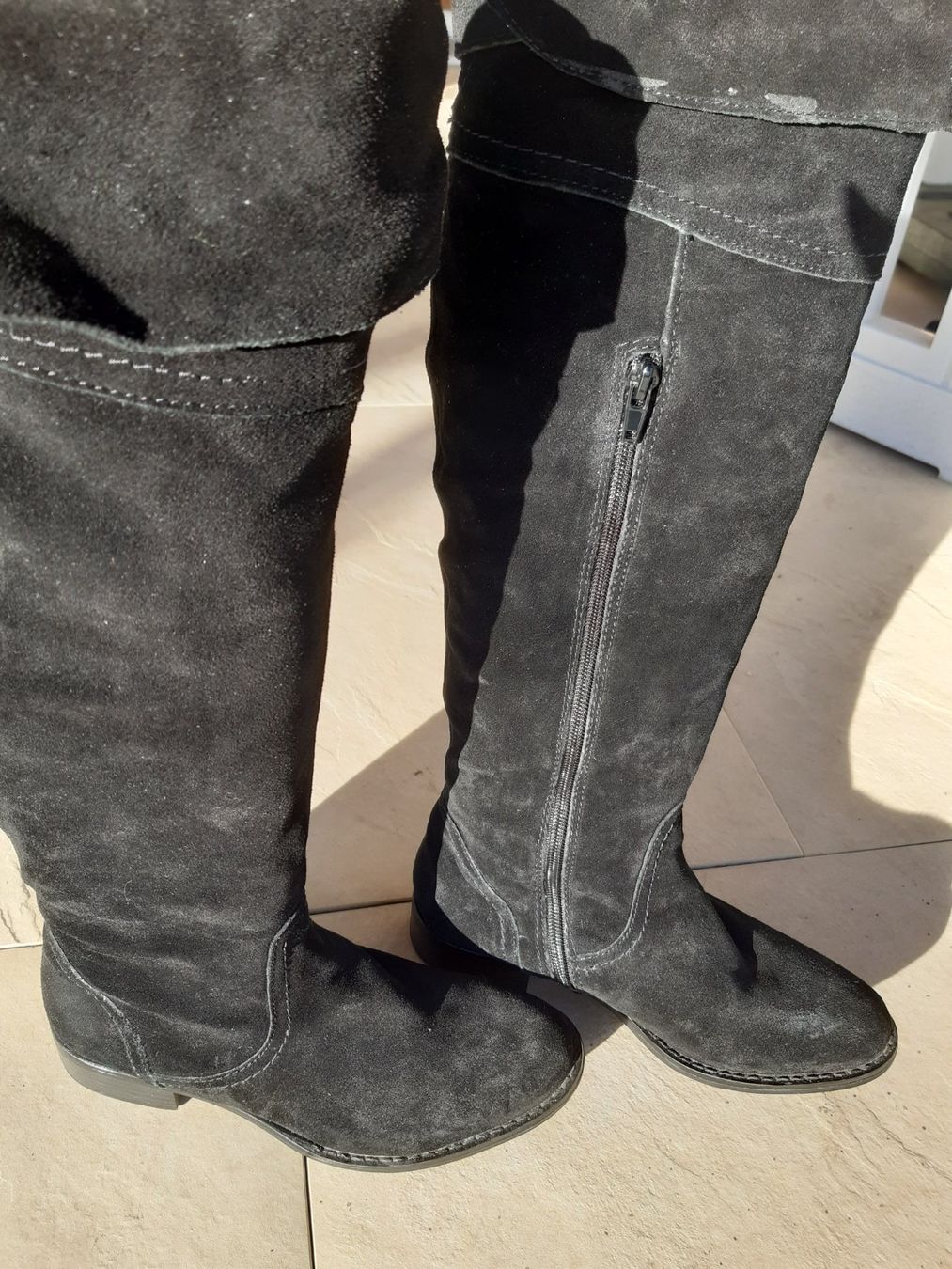 Scarpe da donna: Bottes en daim - Pointure 36 – Usato da Noréaz venduto da Hallyday 1