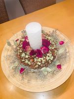 Getrocknete Rosen&Bucheckern Kranz auf Holzteller(Handarbeit