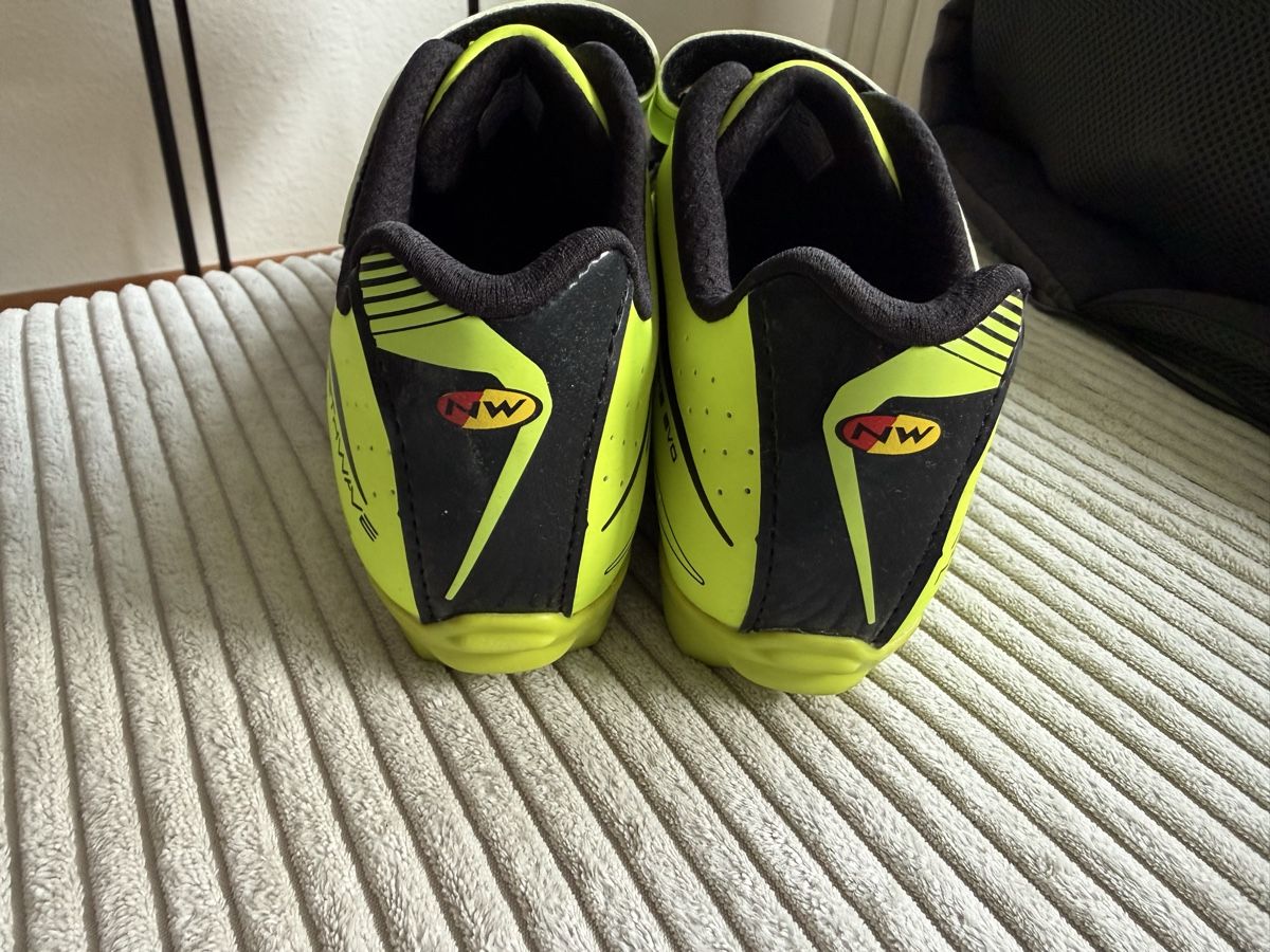 Northwave Scarpe da donna: Chaussures northwave spike evo avec cales – Usato da Vernier venduto da Maldita.Plants 2
