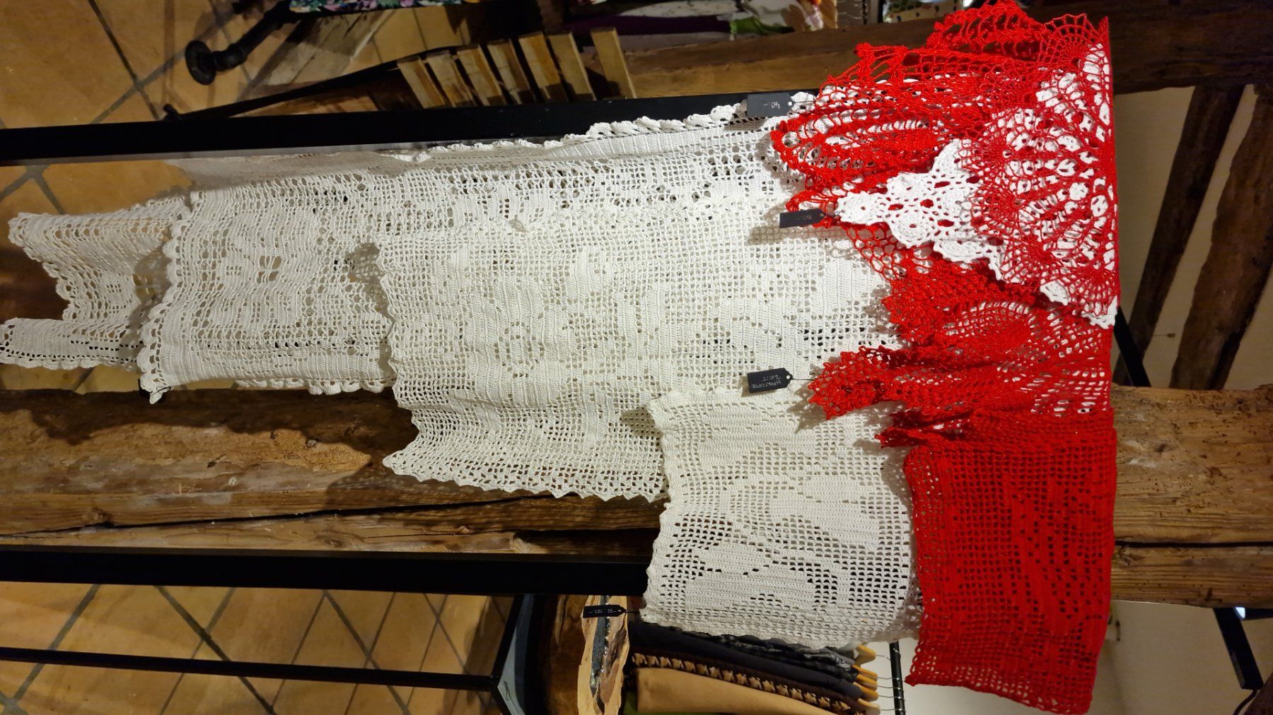 Altra biancheria da tavola: Platzdeckchen, 200x30, Handarbeit – Usato da Rütihof venduto da tweedy123 2