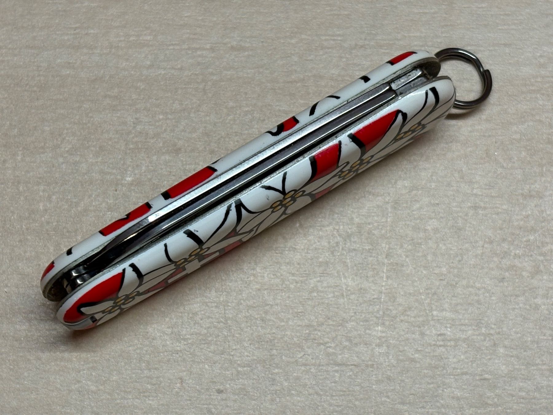 Victorinox Coltelli tascabile: Victorinox Classic SD Edelweiss – Usato da Rümligen venduto da Sibill 5