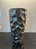 Blumenvase aus Metall
