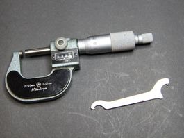 Mitutoyo Mikrometer 0-25mm mit Zählwerk