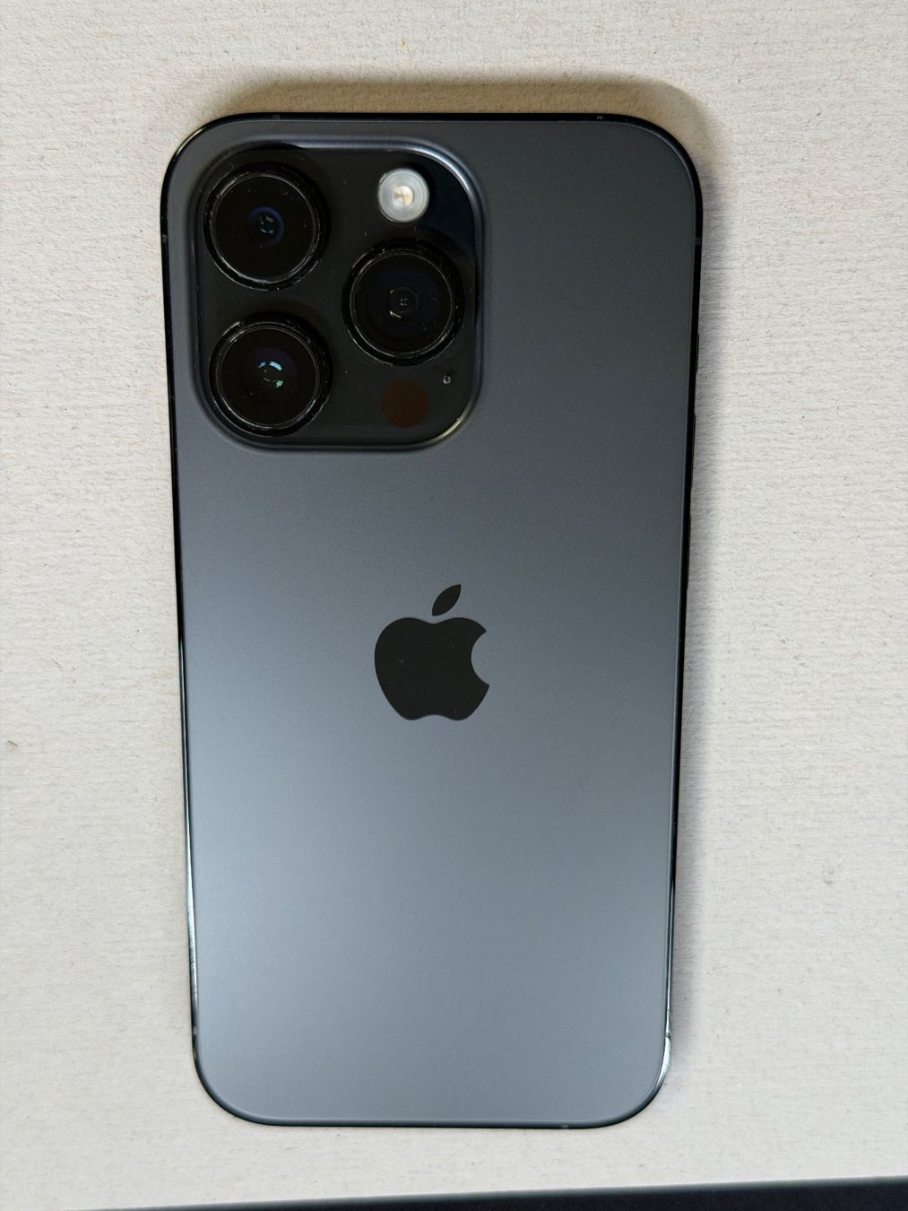 Apple Telefoni cellulari / Smartphones: iPhone 14 Pro - 256 GB - Space Black- Batterie 87% – Nuovo (secondo la descrizione) da Küsnacht ZH venduto da mic_trb6 1
