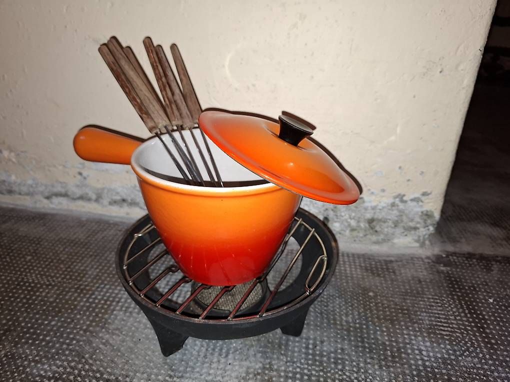 Le Creuset Pentole: Kit Fondue Le Creuset – Usato da Lausanne venduto da oli.fauc 1