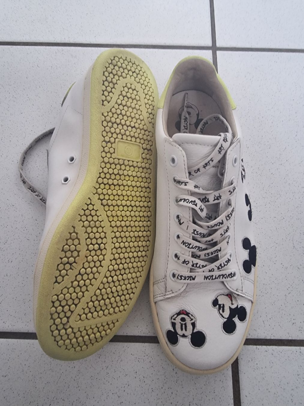 Scarpe da donna: Sneaker aus Leder Grösse 39 – Usato da Sachseln venduto da Ohlala-Shop
