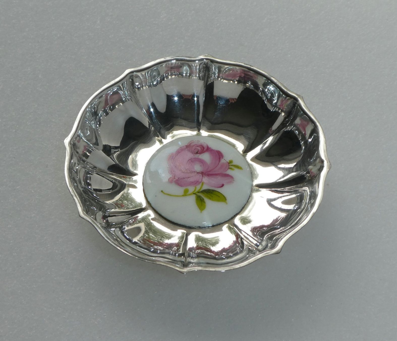 Plateaux: Silberteller 800 Silber Rose Kleeblatt Silbertellerchen – D'occasion à Frauenfeld par Astra13