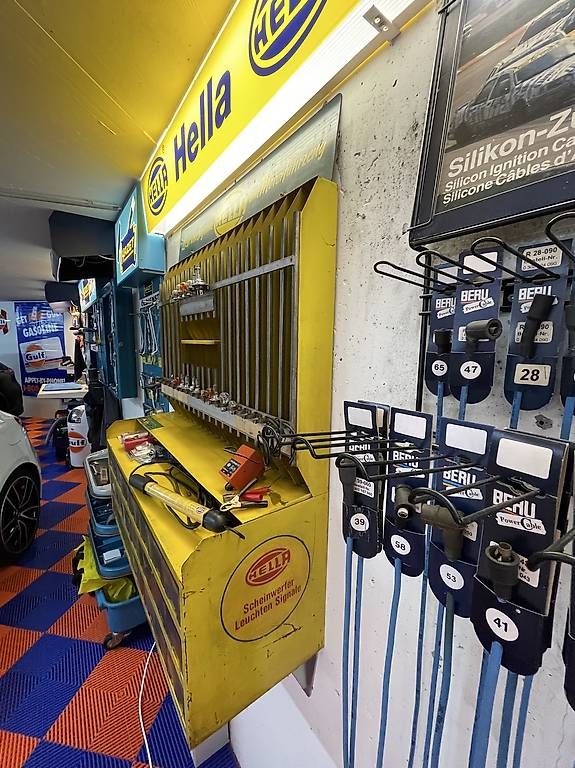 Armadi: Glühleuchtenschrank Hella – Usato da Möhlin venduto da Rotor117 2