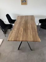 Esstisch (ohne Stühle) 