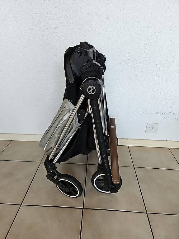 Kinderwagen: Pousette Cybex – Gebraucht aus La Chaux-de-Fonds von duc_7rs6