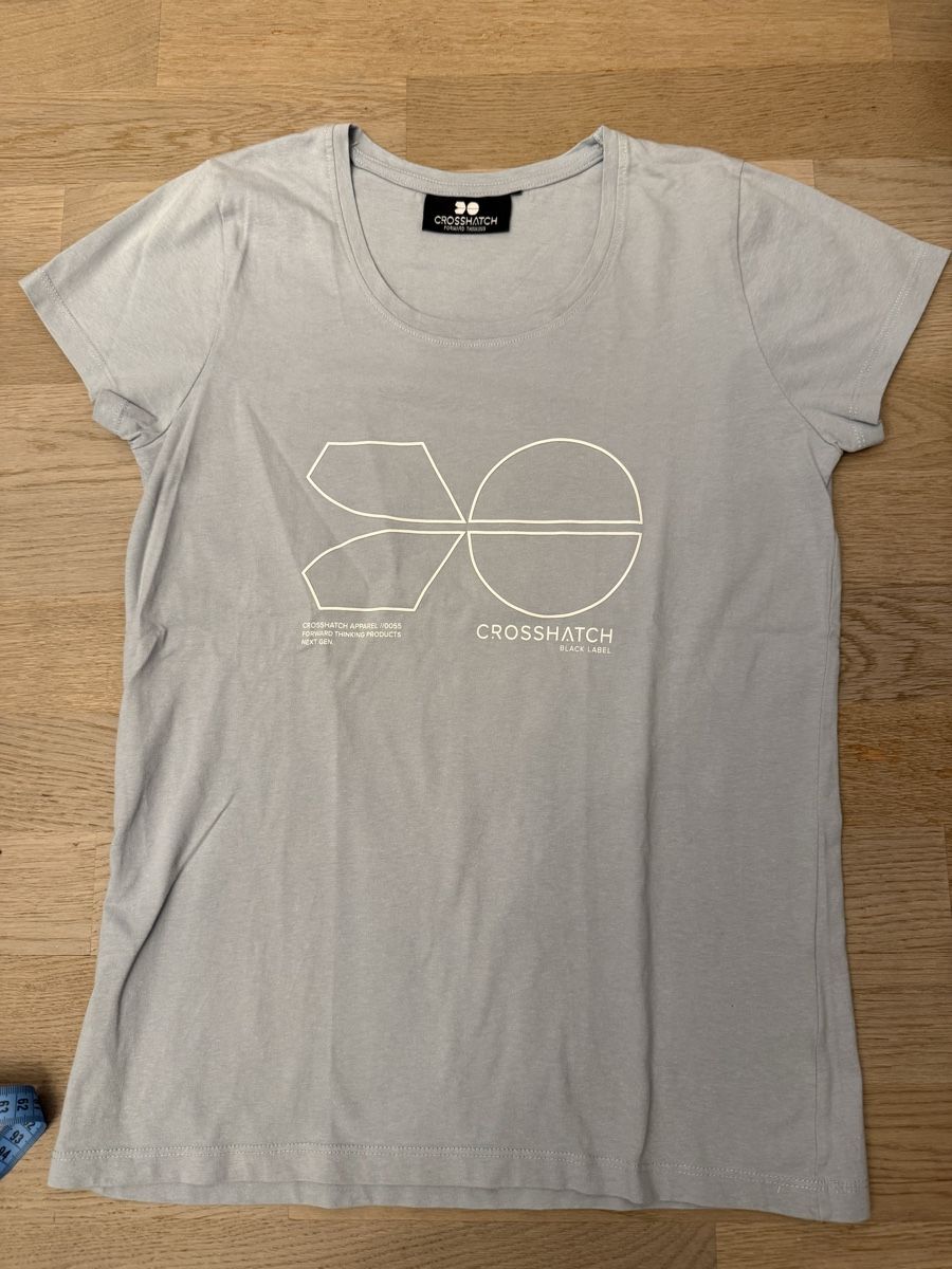 T-shirt: Crosshatch T-Shirt Damen Gr. S/M, hellblau – Usato da Rubigen venduto da Elmacino