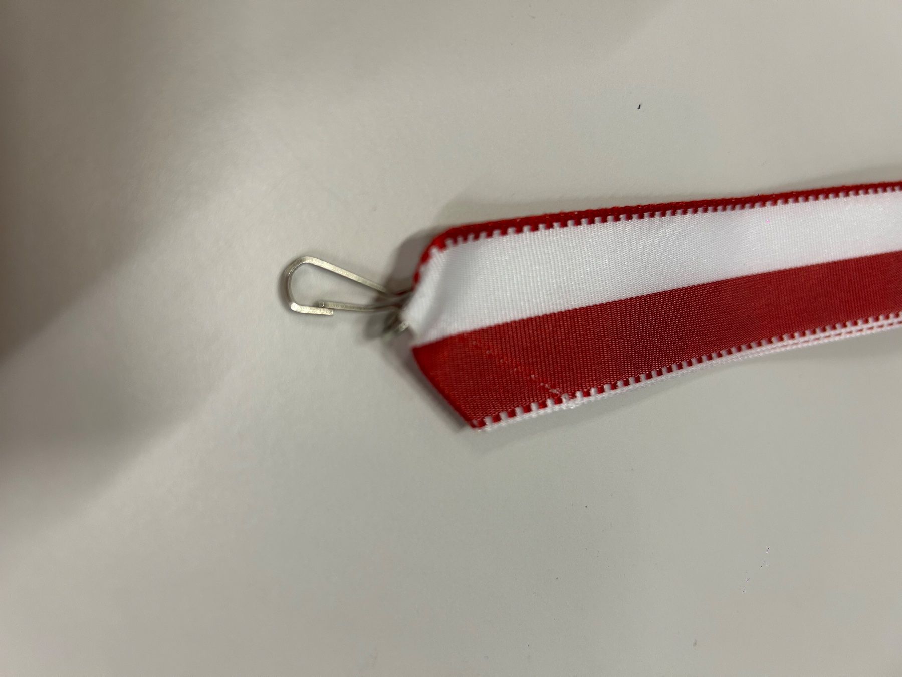 Nastri decorativi: 100 Stk. Medaillenband rot/weiss – Nuovo e nell'imballaggio originale da Küttigen venduto da inf_ks6t 3
