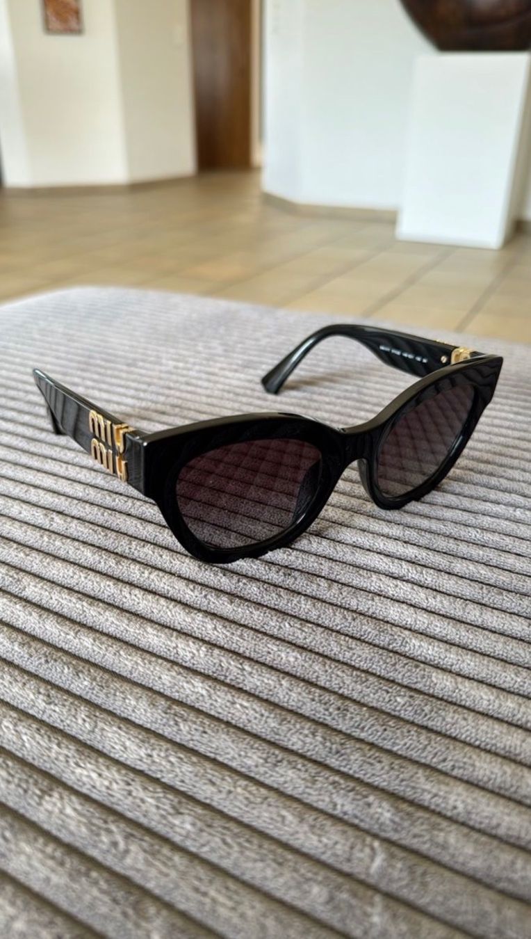 Miu Miu Occhiali & Lenti: MiuMiu Sonnenbrille – Usato da Zürich venduto da Massete
