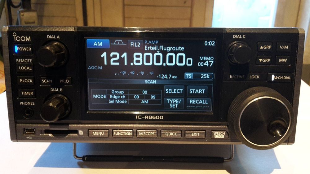 ICOM IC-R8600 SDR SCANNER / EMPFÄNGER | Acheter sur Ricardo