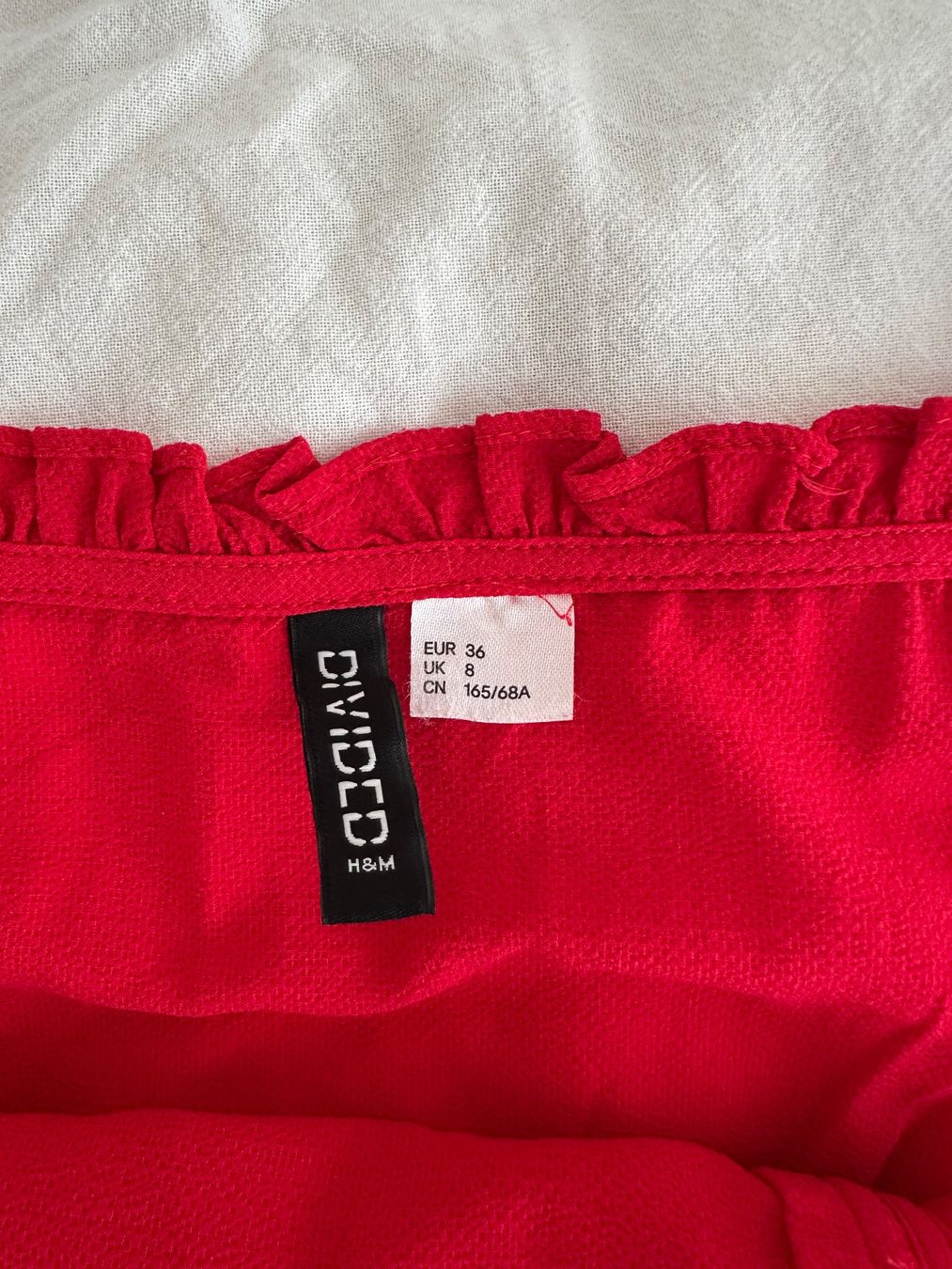 H&M Tute: Roter H&M Sommer Romper, Grösse 36 – Usato da Bern venduto da jxenna 1
