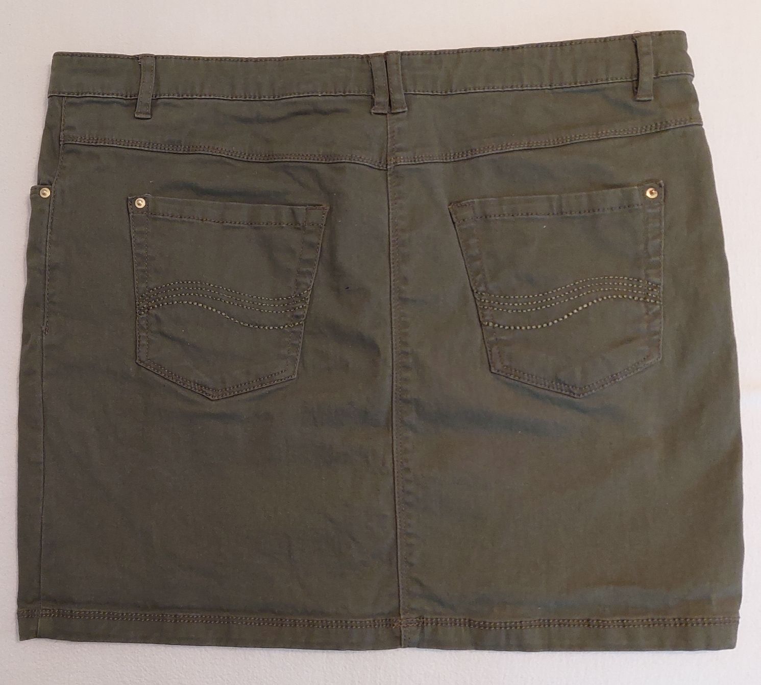 Röcke: Khaki Stretch Minirock, Gr. 42 / 44 / M / X – Gebraucht aus Oberwil BL von Hunajakakku 1