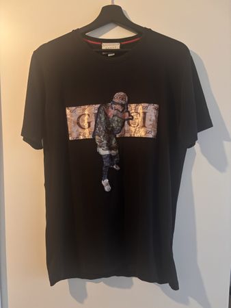 T-Shirt schwarz mit Frontdruck neuwertig