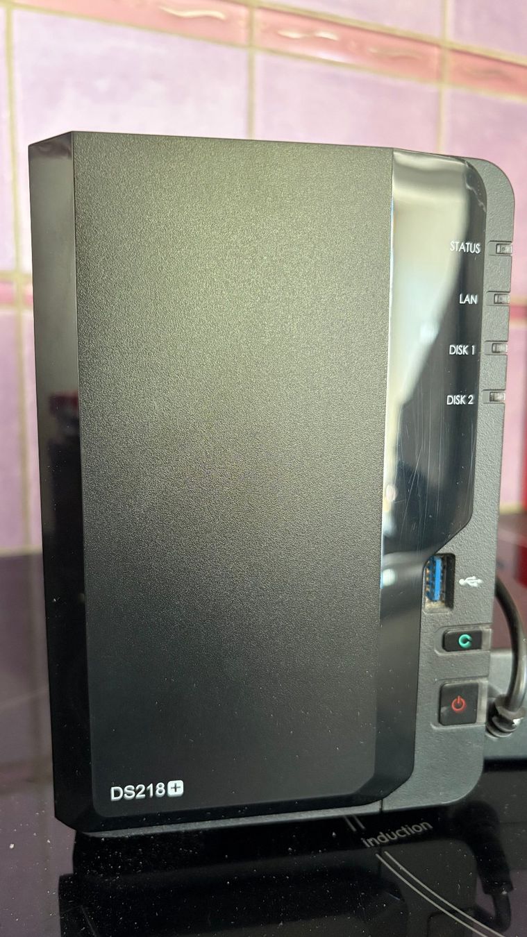 Synology Server: Synology NAS DS218+ 6Go RAM (2+4) sans DD – Usato da Fontaines NE venduto da Pluchon
