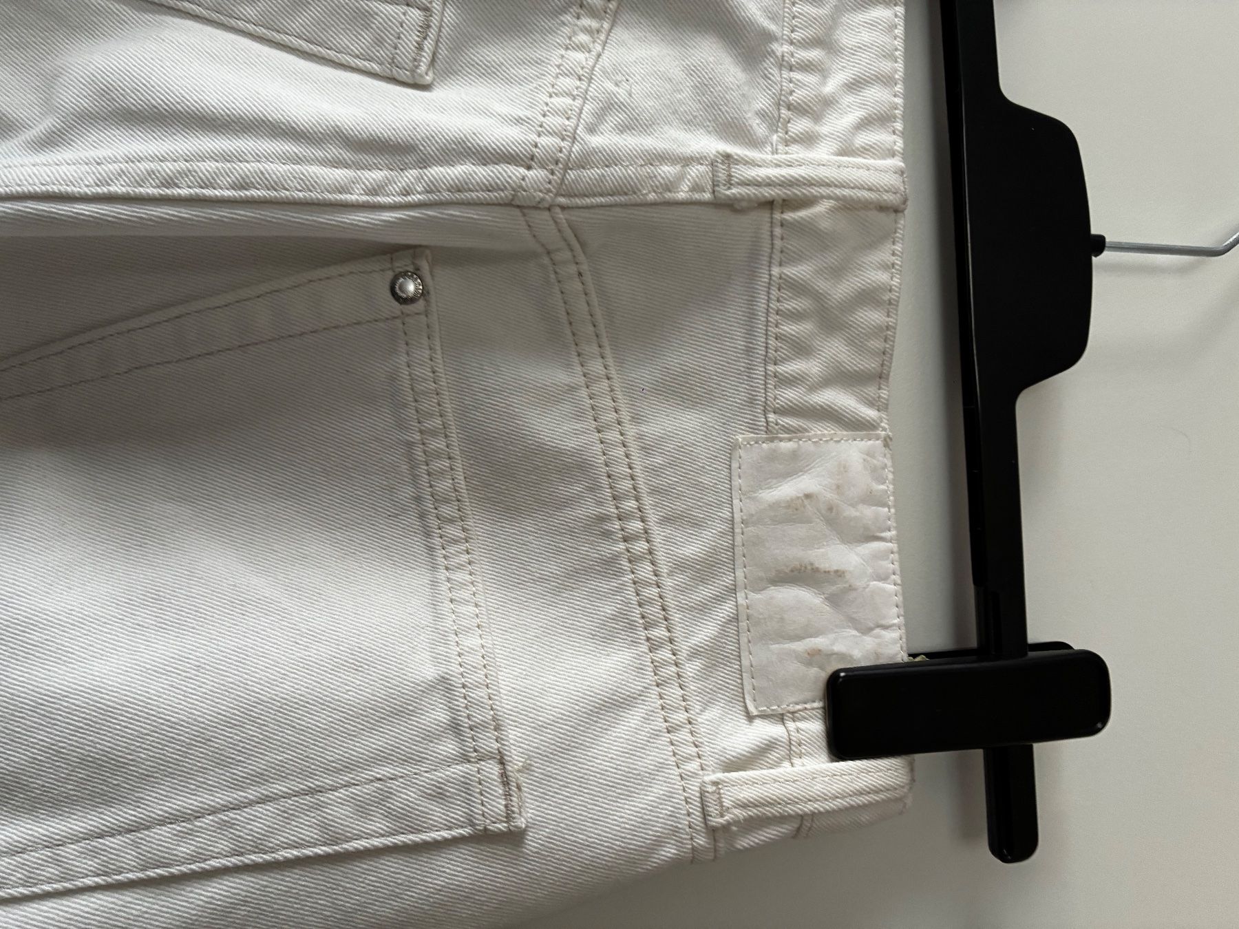 H&M Jeans: Pantalon blanc wide leg h&m – Usato da Riaz venduto da cam_x5xs 4