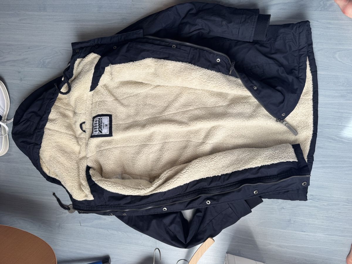 Giacche: Warme Winterjacke mit Kapuze, Grösse M – Usato da Wallisellen venduto da car_w72g 2