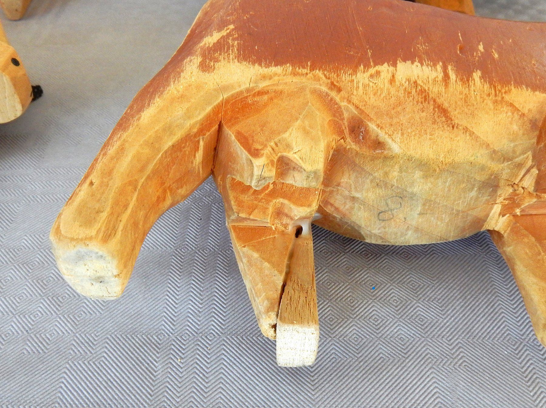 Trauffer Spielzeuge: 4 Stück handgeschnitzte Holzkühe  - 15.5cm – Gebraucht aus Alpnach Dorf von Reloved24 5