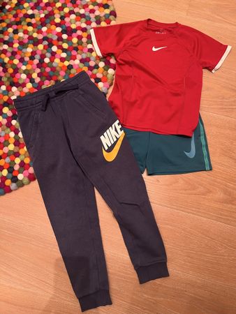 ✨NIKE SUPER SET DE SPORT TAILLE 6-8ans EN BON ÉTAT