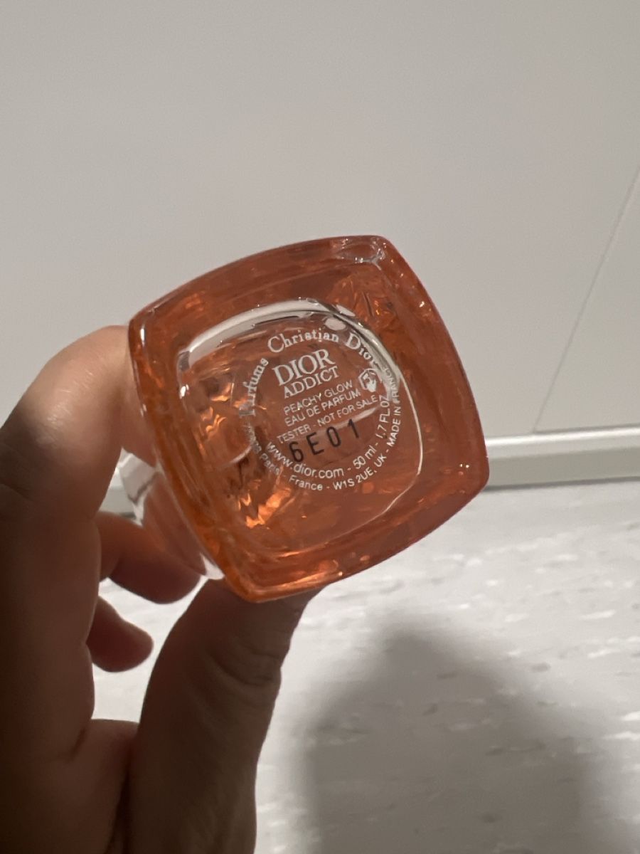 Dior Profumi & Eau de Toilette: DIOR ADDICT PEACHY GLOW EAU DE PARFUM 50ml  – Nuovo (secondo la descrizione) da St gallen venduto da Ellenis 1
