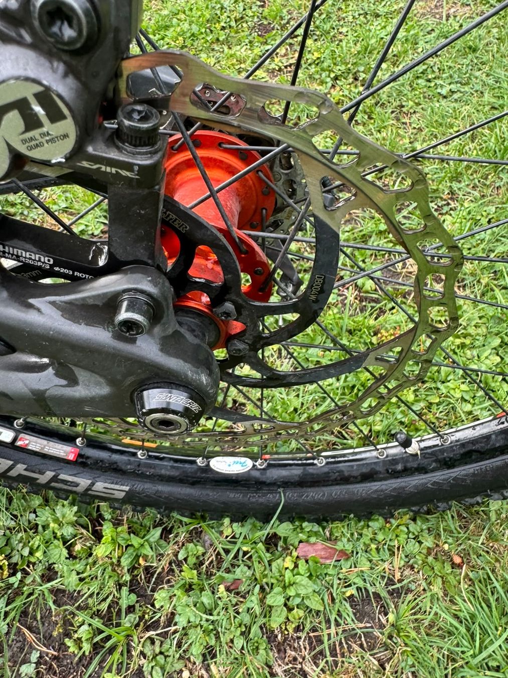 Santa Cruz Biciclette: Santa Cruz V10 Rahmengrösse XL und Laufradgrösse 26 Zoll – Usato da Selzach venduto da Knuddu01 5