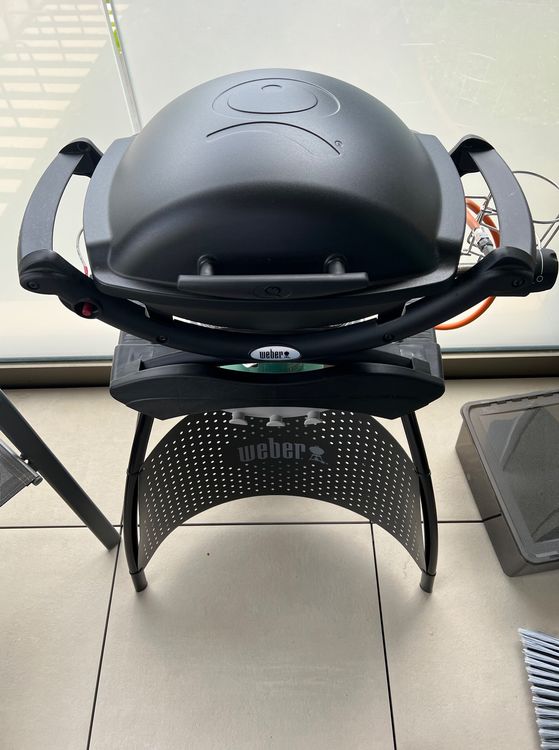 Weber 6617 Tavolino Pieghevole Per Barbecue Lumin - Ripiano Laterale Con Ganci Portautensili - 3