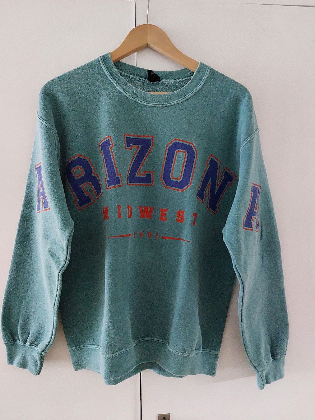 Urban Outfitters Pullover & Sweatshirts: Pullover Urban Outfitters vintage-Optik – Gebraucht aus Münchenbuchsee von Ataf_Morgana