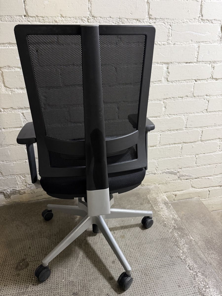 Chaises: Bürostuhl  – D'occasion à Oberwil BL par Hariva 1