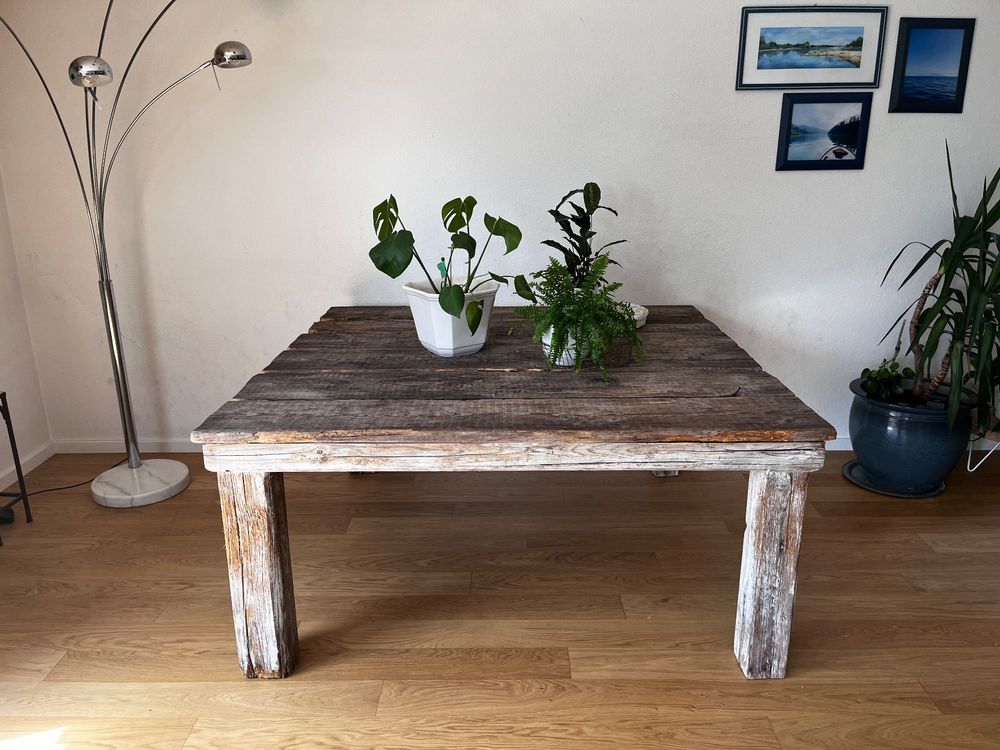 Massiver Holztisch für drinnen/draussen Kaufen auf Ricardo