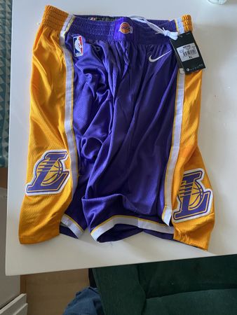 Nike Lakers Basketballshorts Grösse L