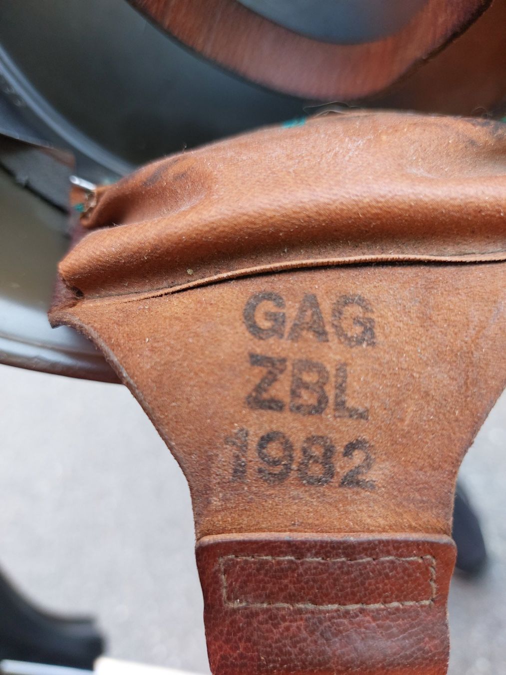 Schweizer Armee Uniformi & Effetti personali: Militärhelm Schweiz – Usato da Uster venduto da Gery8 3