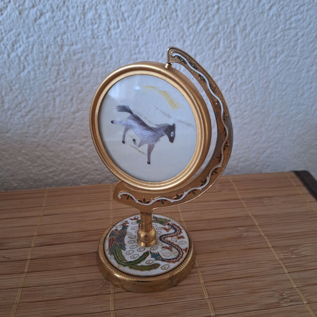 Tutte le decorazioni: Chinesischer Vintage Tischständer, Pferd – Usato da Winterthur venduto da Goldpipau 1