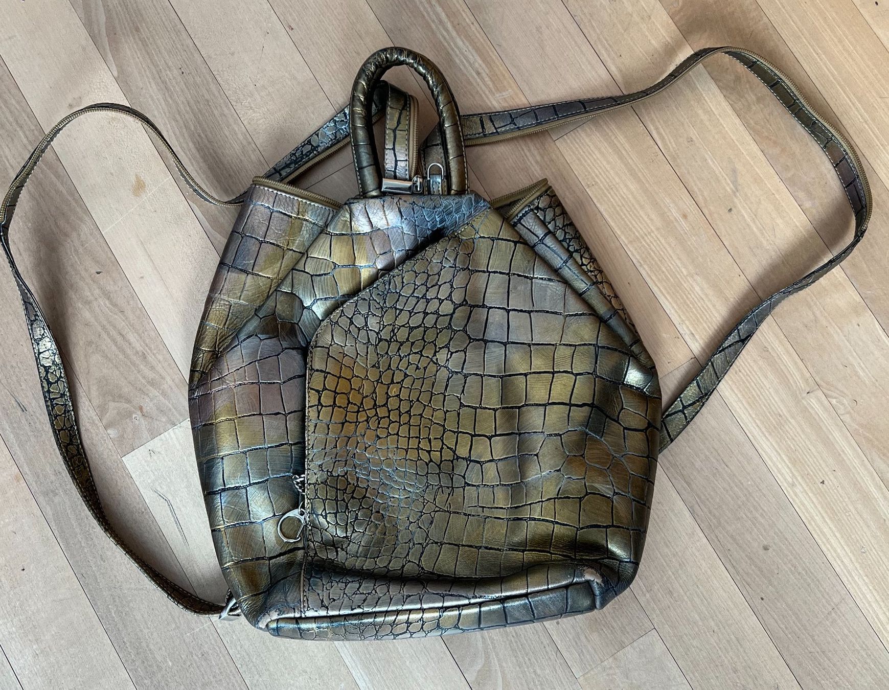 Zaini: Raffinierter Rucksack Schlangenoptik – Usato da Ramlinsburg venduto da Ruebli.X.Beet