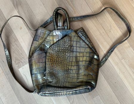 Raffinierter Rucksack Schlangenoptik