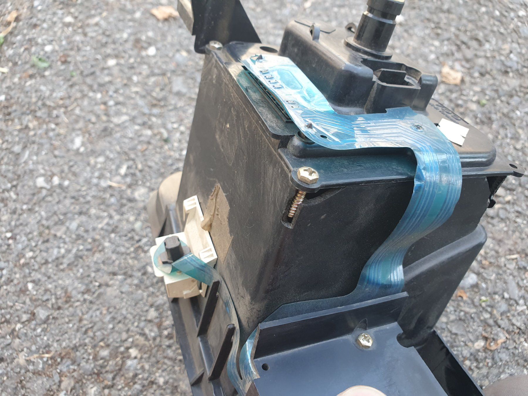VW Tutti pezzi di ricambio auto: VW Bus T3 Tacho / Cockpit / Instrument. – Difettoso da Schönenberg ZH venduto da Technmech 4