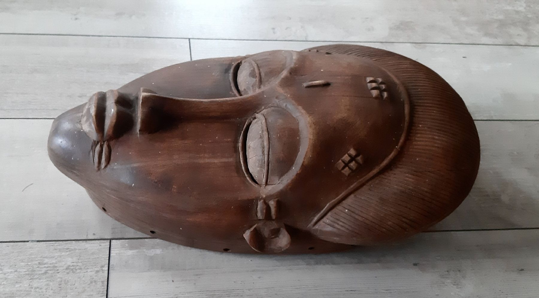 Arte internazionale: Schöne alte Maske  -  Holz  -  Afrika – Usato da Tagelswangen venduto da BrigittaC01 3