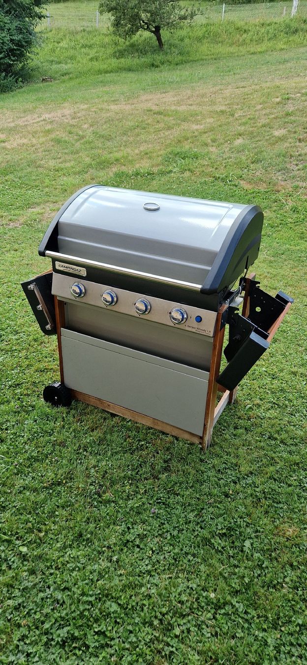 Grils: Barbecue Campingaz 4 series Woody LX – D'occasion à St. Ursen par cpi23 6