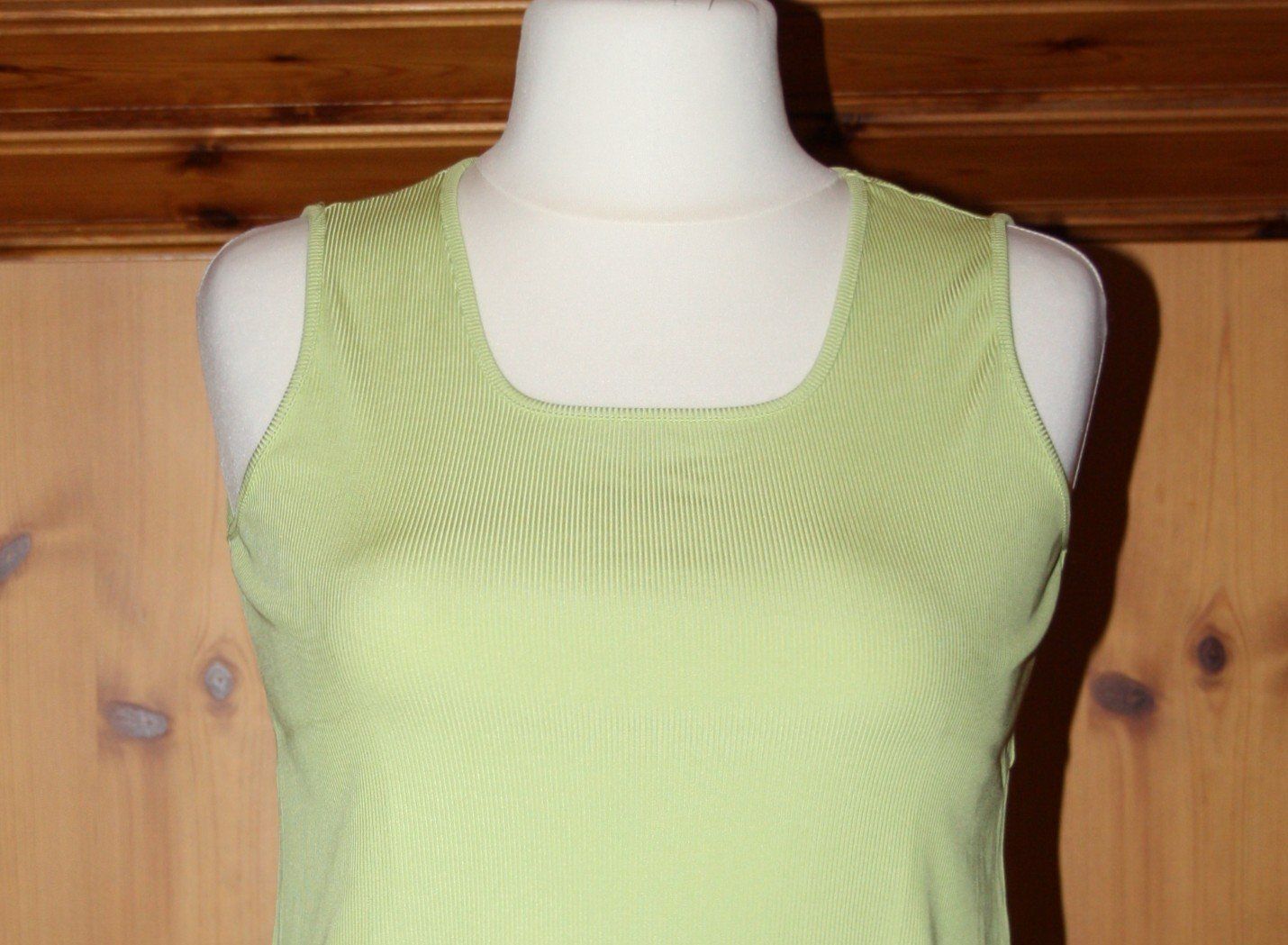 T-shirt: Träger - Shirt hellgrün Gr. L – Usato da Flüelen venduto da Diversicum-Textil 1