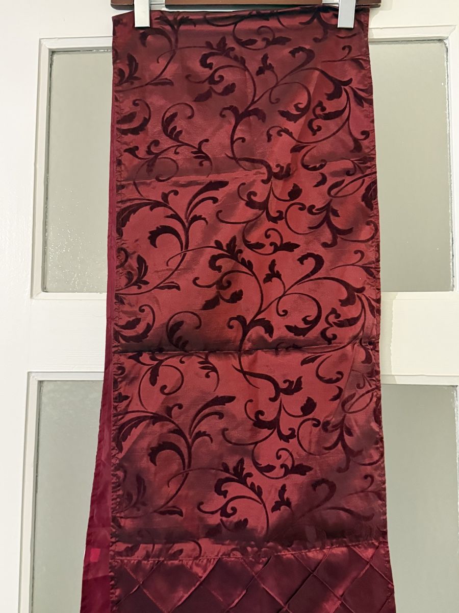 Sonstige Tischwäsche: Tischläufer rot 35x181cm – Neu (gemäss Beschreibung) aus Basel von zukk_