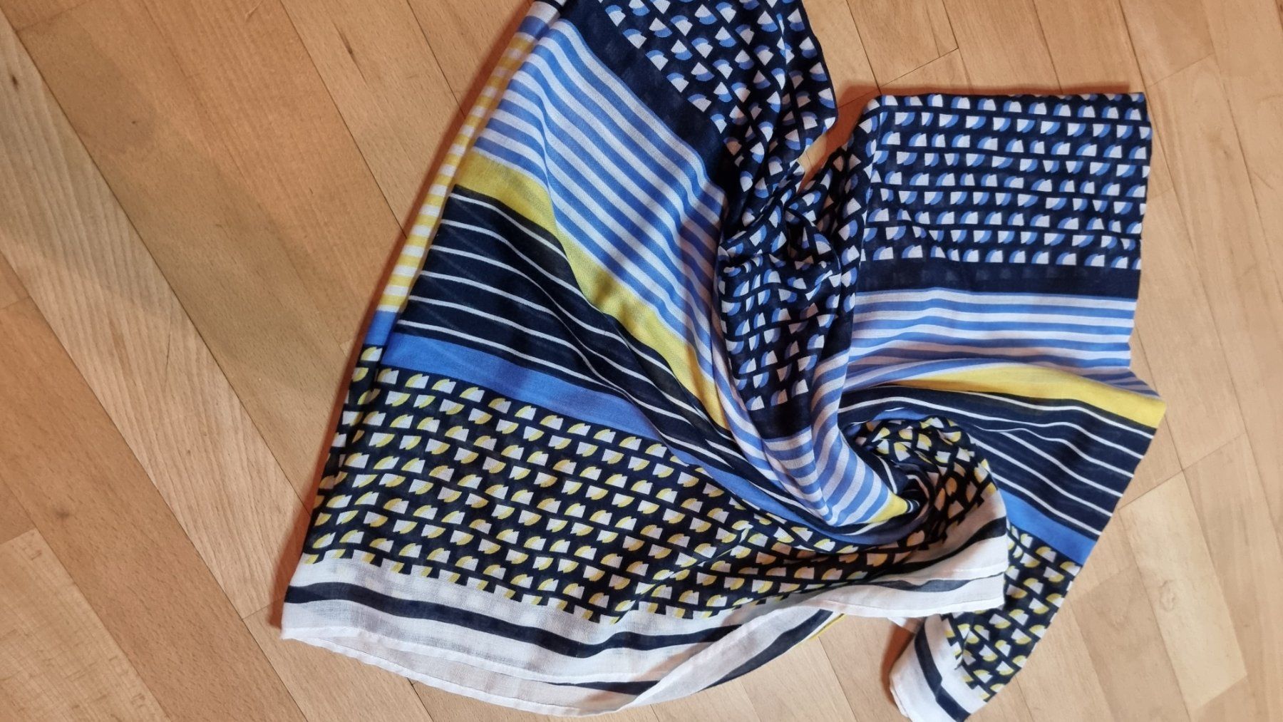 Foulards, Tücher & Schals: 🌺Rundschal🌺 – Gebraucht aus Wald ZH von CapLux 7