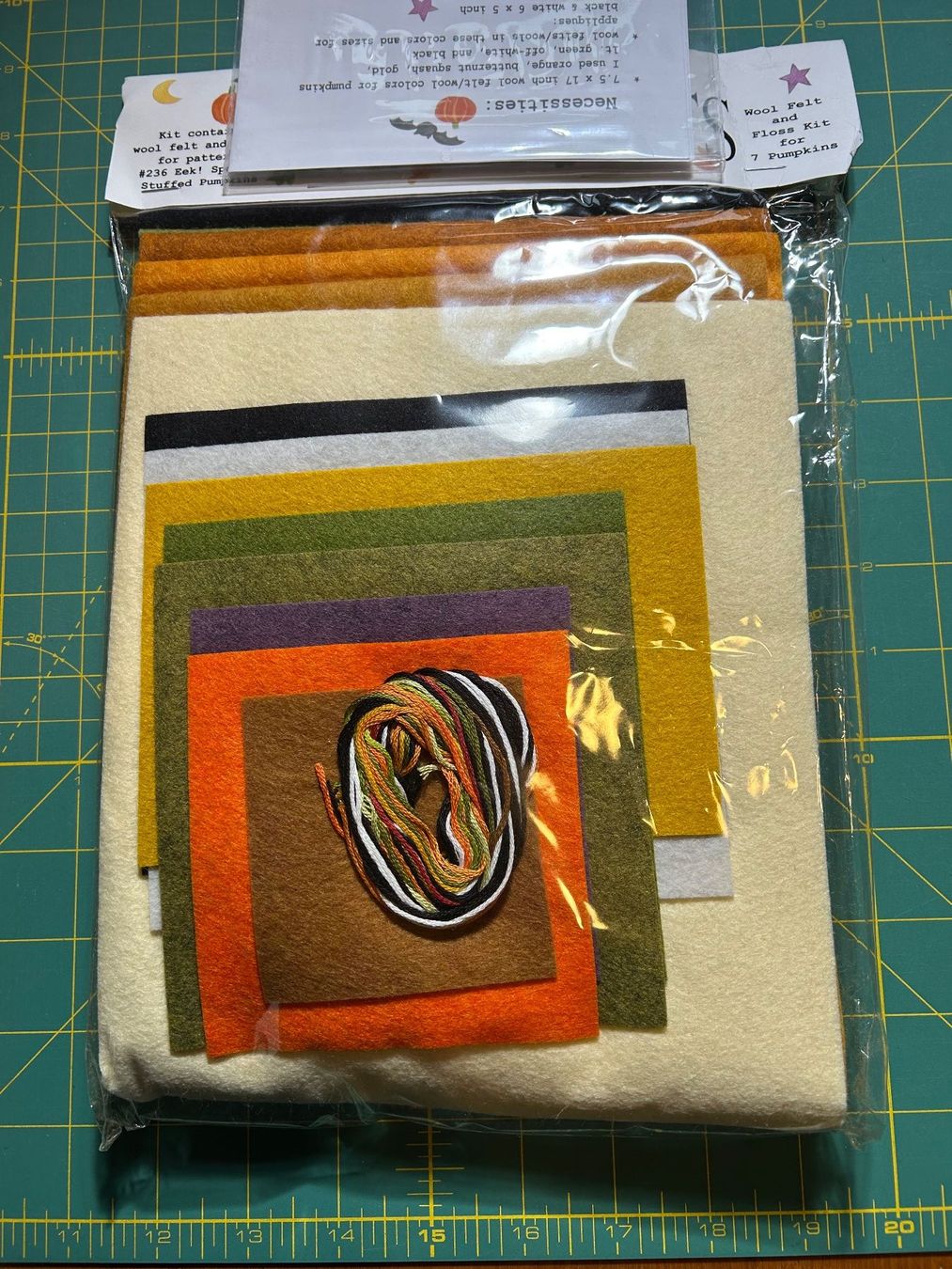 Kit bricolage: Kit complet pour réaliser des décorations d'Halloween – Nuovo e nell'imballaggio originale da Bouveret venduto da sev_qj7l 2