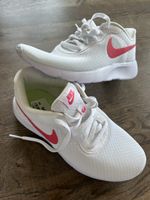 Nike Turnschuhe mit weisser Sohle