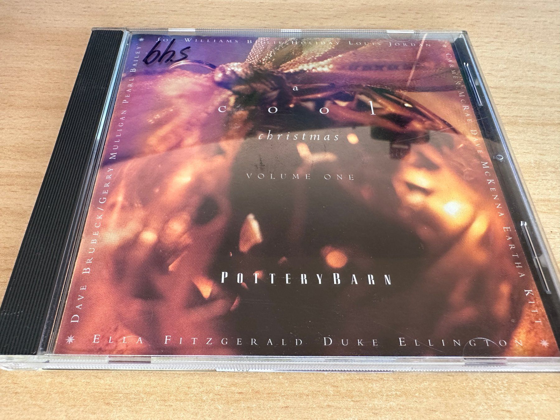 CD: Various – A Cool Christmas Volume One – Usato da Rikon im Tösstal venduto da Alpenmutz