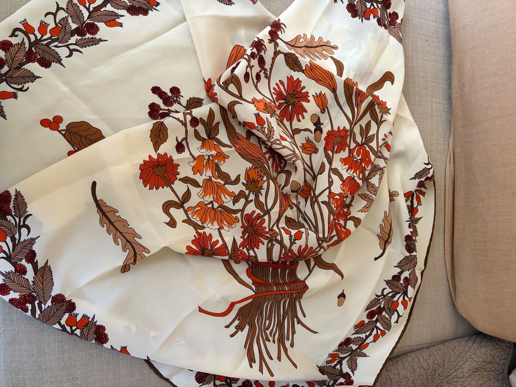 Foulard & Sciarpe: Michel Paris Silk Scarf – Usato da Luzern venduto da AM2nd 1