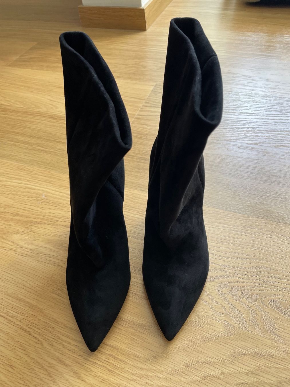 Saint Laurent Scarpe da donna: Boots Saint Laurent neuves Taille 36,5 – Nuovo e nell'imballaggio originale da Baar venduto da kclausse 2