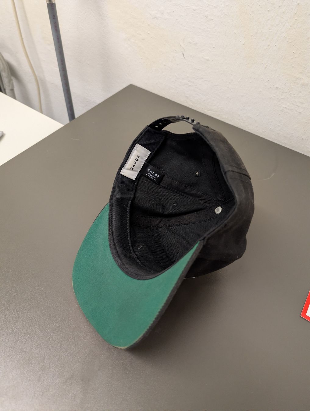 Chapeaux, bonnets & casquettes: Rhude Hat Black - Adjustable Snapback Cap – D'occasion à Zürich par Swizzler 2
